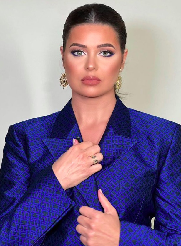 يسرا اللوزي